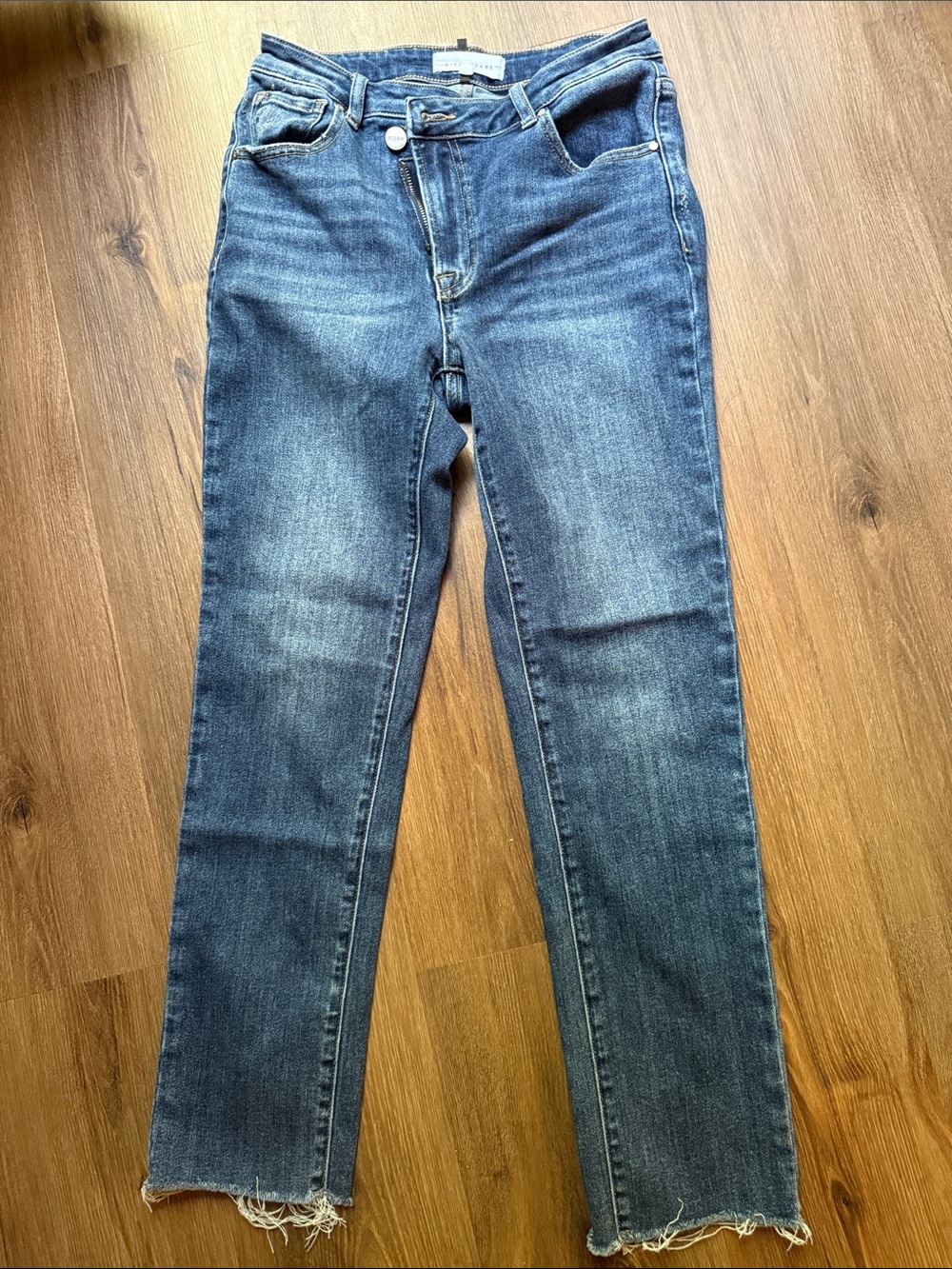 Mid-Rise Women's Straight Leg Jeans in Faded Blue